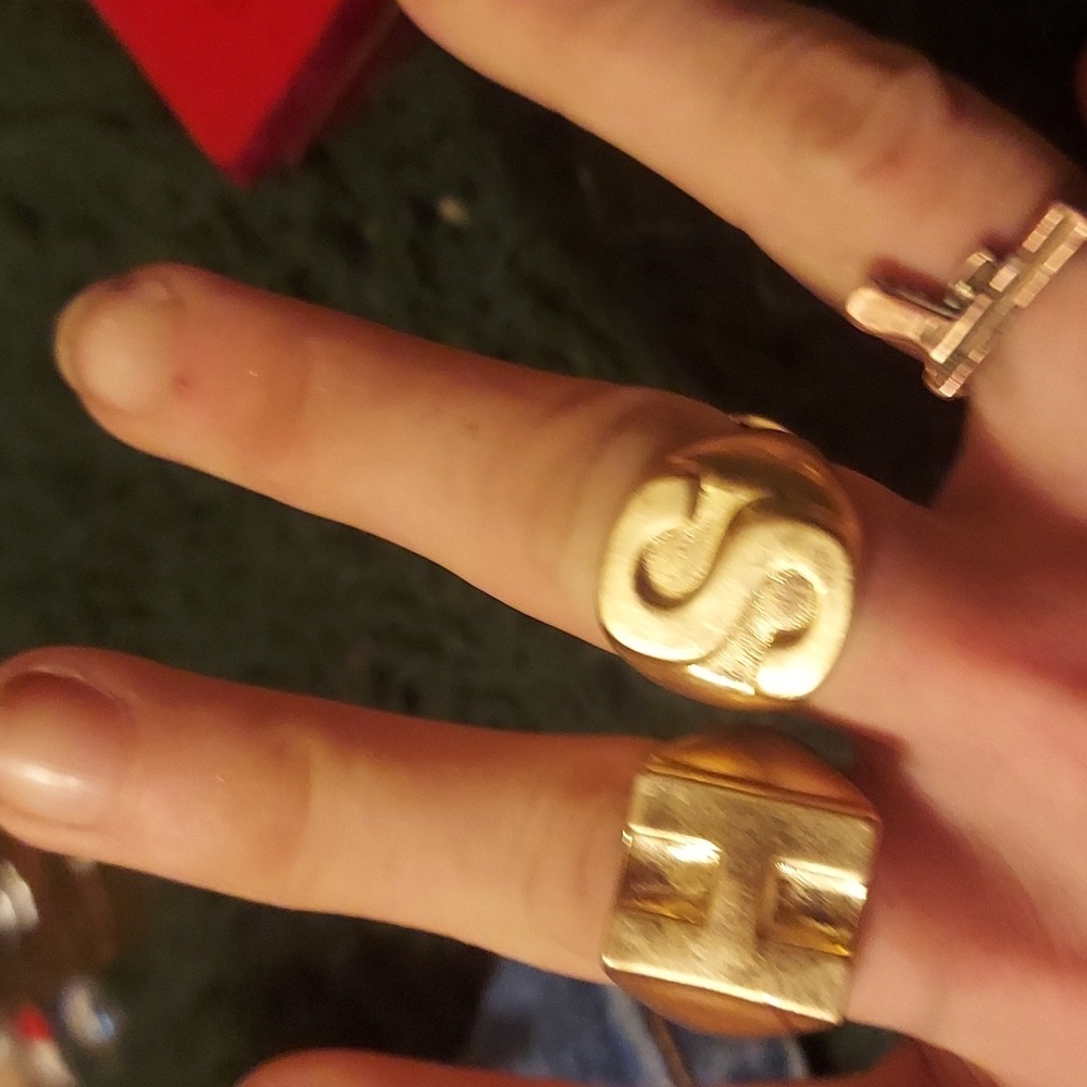 One size fits all. Adjustable unisex harry styles set of rings! (H and S)